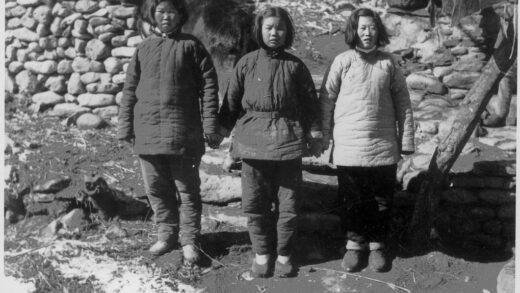 【jpg清晰版】三名妇女救国联合会士兵晋察冀1942年.jpg