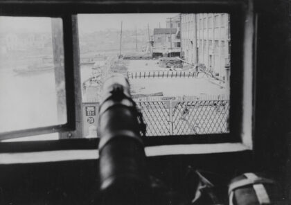【jpg清晰版】上海1937年从西藏路桥旁f号碉堡看四行仓库.jpg
