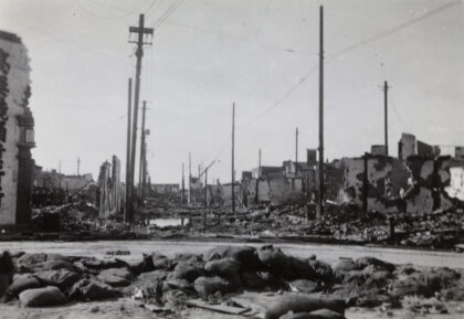 【jpg清晰版】上海兆丰路与通山路废墟1937年.jpg