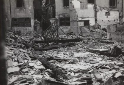 【jpg清晰版】上海北四川路附近虹口饭店后部残迹1937年8月.jpg