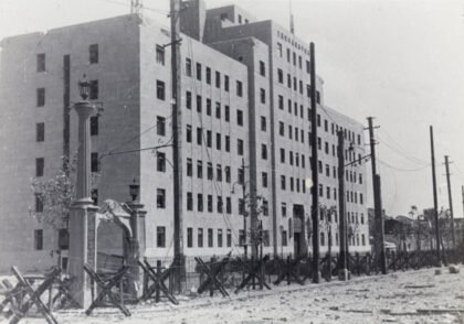 【jpg清晰版】上海北火车站管理局大楼闸北区界路1937年.jpg