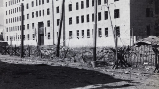 【jpg清晰版】上海北火车站管理局大楼闸北区界路1937年.jpg