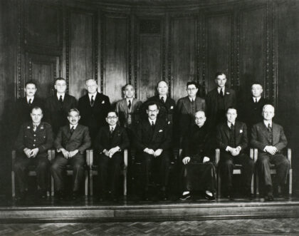 【jpg清晰版】上海市临时参议会1941.jpg