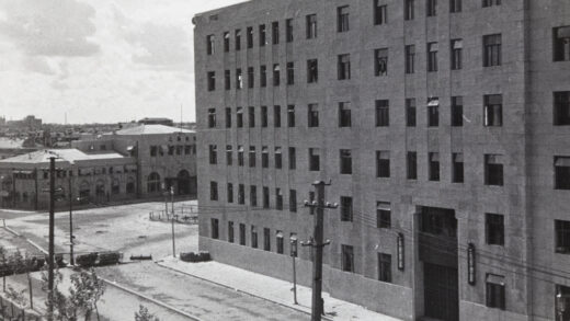 【jpg清晰版】上海市闸北区界路上海北站及铁路管理局大楼1937年.jpg