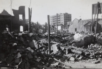 【jpg清晰版】上海昆明路与舟山路附近战损1937年.jpg