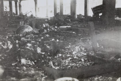 【jpg清晰版】上海梧州路市场焚化后的遗体残骸1937年9月.jpg