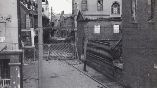 【jpg清晰版】上海江西北路万国大戏院1937年.jpg