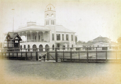 【jpg清晰版】上海赛马总会1890年代.jpg