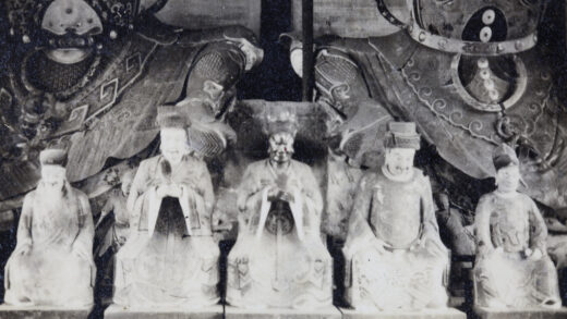 【jpg清晰版】上海龙华寺天王像足下的小鬼.jpg