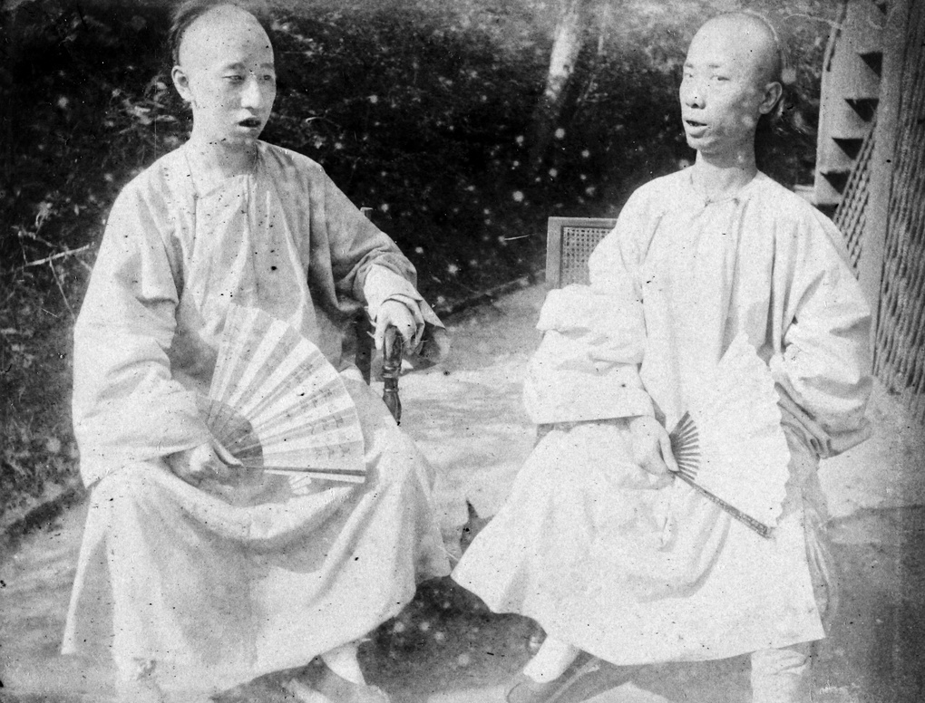 【JPG清晰版】两位学者古城
