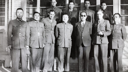 【jpg清晰版】中国军事情报处人员与英国特种作战执行处同僚北平北京.jpg