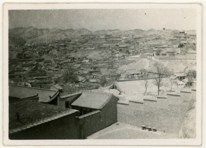 【jpg清晰版】中国北方一座无名小镇的景色.jpg