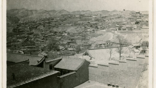 【jpg清晰版】中国北方一座无名小镇的景色.jpg