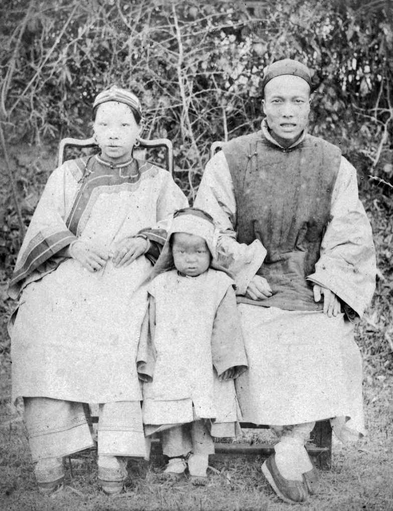 【JPG清晰版】中国夫妇带一个孩子