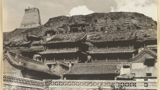 【jpg清晰版】云冈石窟东端的土塔与寺庙建筑群概览.jpg