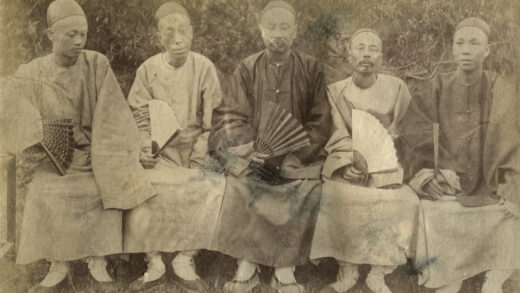 【jpg清晰版】五个手持扇子的中国男人.jpg