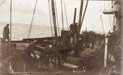 【jpg清晰版】从s.s.admiralturpitz号装载驳船大沽.jpg