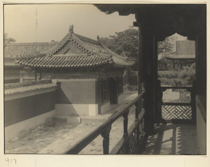 【jpg清晰版】从南海公园建筑阳台看到的门.jpg