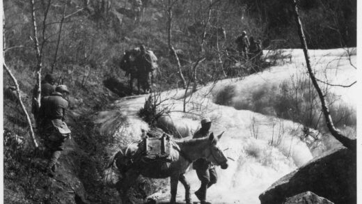 【jpg清晰版】从晋绥边区总部到黄河的途中1944年.jpg