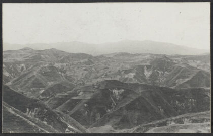 【jpg清晰版】从龙州出发的路上甘肃东部山区.jpg