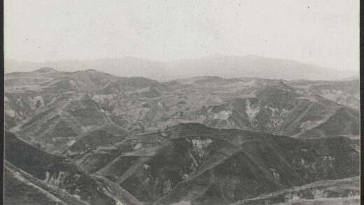 【jpg清晰版】从龙州出发的路上甘肃东部山区.jpg
