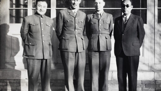 【jpg清晰版】何堪岑少将、艾德里安·埃文斯、约翰·e·斯坦菲尔德、北京朱先生.jpg
