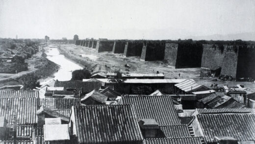 【jpg清晰版】北京内城（满城）城墙和运河从正阳门前门眺望.jpg