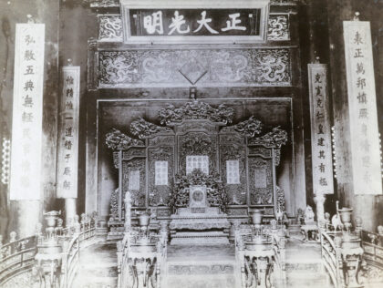 【jpg清晰版】北京故宫乾清宫的皇帝宝座.jpg
