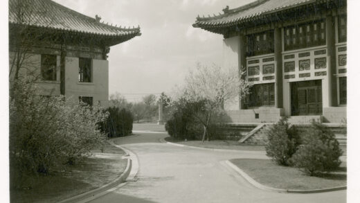 【jpg清晰版】北京燕京大学的两栋建筑和一座华表.jpg