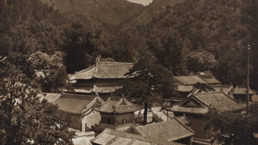 【jpg清晰版】北京西山潭柘寺.jpg