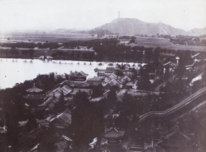 【jpg清晰版】北京颐和园昆明湖眺望玉峰塔.jpg