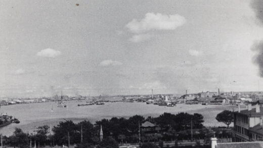 【jpg清晰版】向东眺望黄浦江上海1937年.jpg