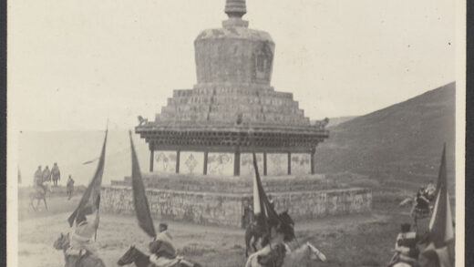 【jpg清晰版】在教堂周围.jpg