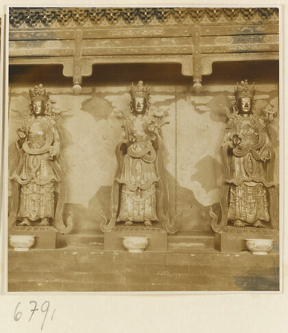 【jpg清晰版】大觉寺内部展示三尊菩萨.jpg