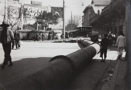 【jpg清晰版】天津街道上的大水管1938年洪水.jpg