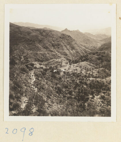 【jpg清晰版】妙峰山朝香之路上的山地景观.jpg