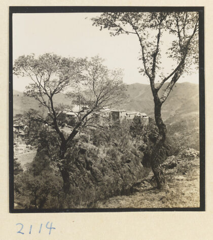 【jpg清晰版】妙峰山朝香路上的建筑群.jpg