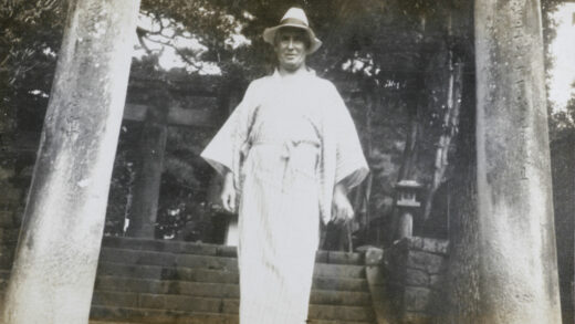 【jpg清晰版】威廉·阿姆斯特朗身穿长袍头戴帽子.jpg