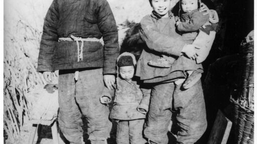 【jpg清晰版】孔家是林赛一家和班德一家从北京逃出后暂住的地方.jpg