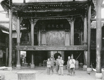 【jpg清晰版】寺庙中的剧院.jpg