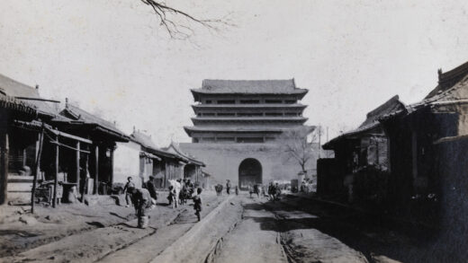 【jpg清晰版】山西忻州市的城门与主干道.jpg