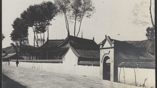 【jpg清晰版】平凉甘肃一座清真寺注意新月标志.jpg