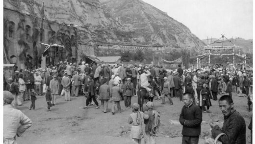 【jpg清晰版】庆祝日本投降延安1945年8月.jpg