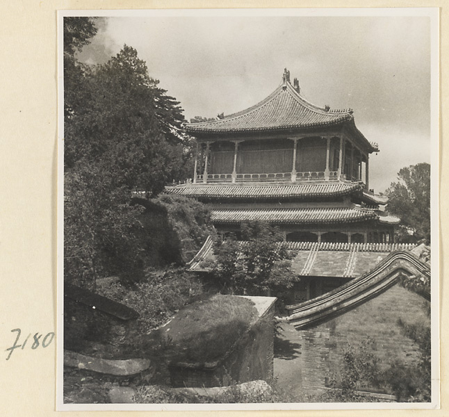 【JPG清晰版】戒台寺的两层寺庙建筑和侧殿