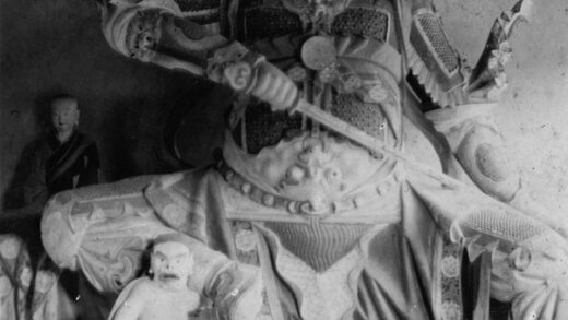 【jpg清晰版】持剑的寺庙守护神（神社雕像）.jpg