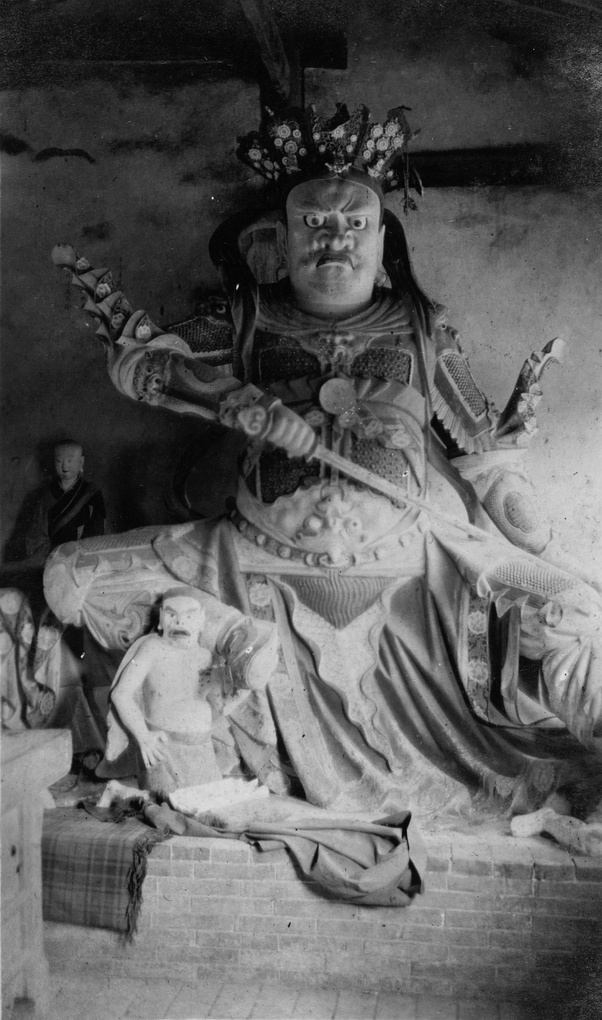 【JPG清晰版】持剑的寺庙守护神（神社雕像）