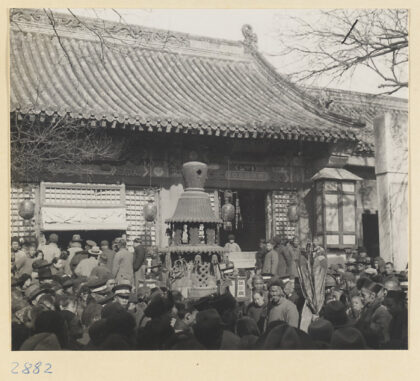 【jpg清晰版】新年时白云观外的人群.jpg