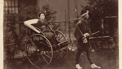 【jpg清晰版】日本女人乘坐人力车.jpg