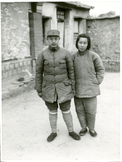 【jpg清晰版】晋察冀敌区情报负责人钟子云（王友）及其妻子韩菊1942年1月.jpg