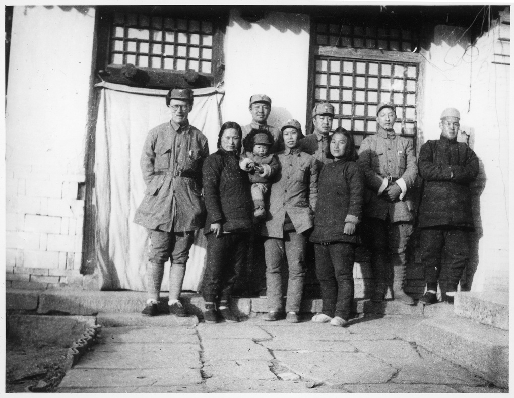 【JPG清晰版】林西一家与二分区的郭司令员、赵尔陆等人钱丹晋察冀